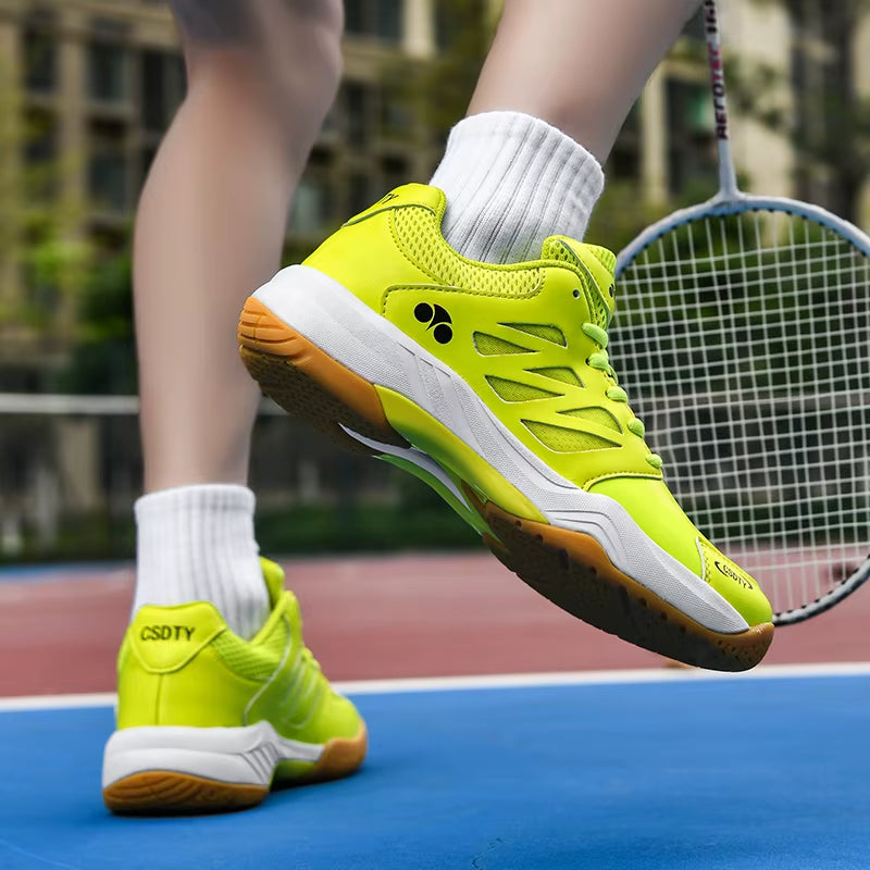 New Badminton Shoes Men and Women Couple Sports Shoes Lightweight Breathable Tennis Shoes Volleyball Shoes